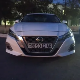 Nissan Altima 2019