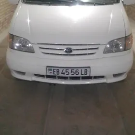 Toyota Sienna 2002