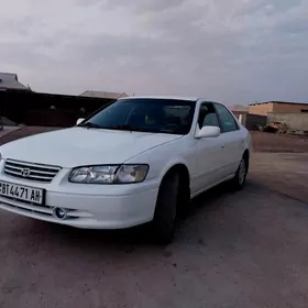 Toyota Camry 2000