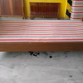 Кровать  Krawat