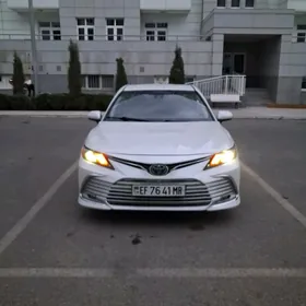 Toyota Camry 2021