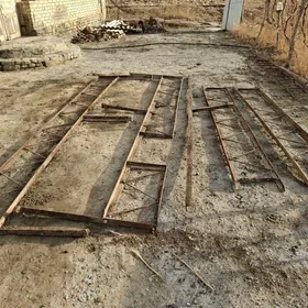 Tapjan demir ugolnykdan yasala