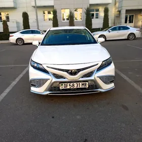 Toyota Camry 2021
