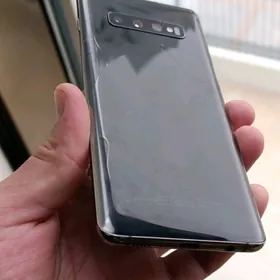 S 10 plus