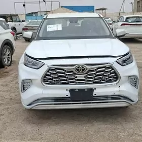 Toyota Highlander 2021