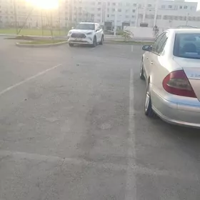 Mercedes-Benz E320 2002