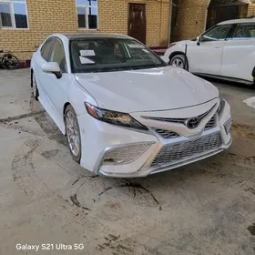 Toyota Camry 2022
