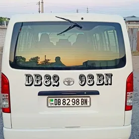 Toyota Hiace 2013