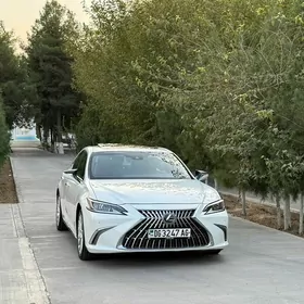 Lexus ES 350 2019