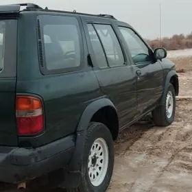 Nissan Pathfinder 1997