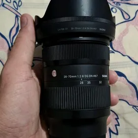 Sony un Sigma 28-70 2.8f