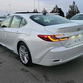 Toyota Camry 2025
