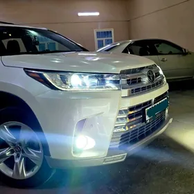 Toyota Highlander 2019