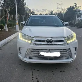 Toyota Highlander 2018