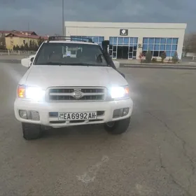 Nissan Pathfinder 2000