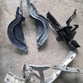 Kia Sedona kapot petle