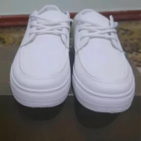 akja krosovka erkek oglanlara