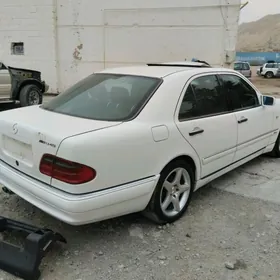 Mercedes-Benz E320 1996