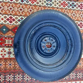 Awtoulag tigir zapaska