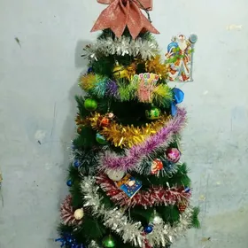 Ёлка в хорошем состояние