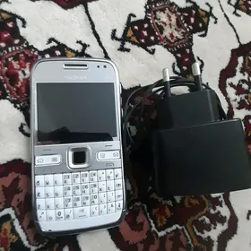 Nokia E72