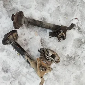 стойки передние  Е30