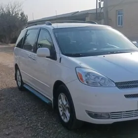 Toyota Sienna 2004