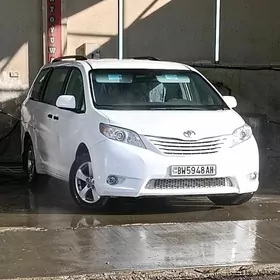 Toyota Sienna 2012