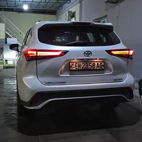 Toyota Highlander 2022