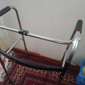 ходули/ýöredýän