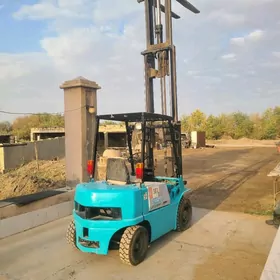 Kara Forklift 2009