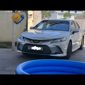 Toyota Camry 2018