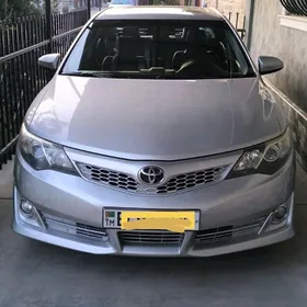 Toyota Camry 2014