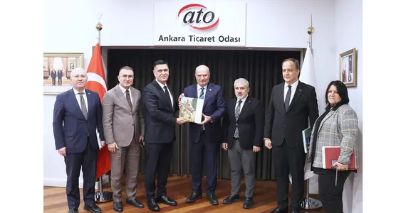 Посол Туркменистана встретился с главой Торгово-промышленной палаты Анкары