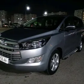 Toyota Innova 2020