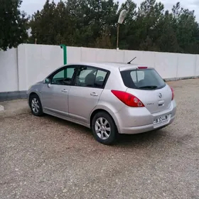 Nissan Tiida 2006
