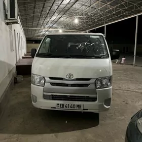 Toyota Hiace 2023