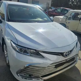 Toyota Camry 2021