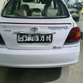 Toyota Echo 2004