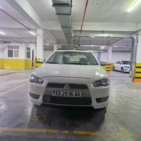 Mitsubishi Lanser 2010