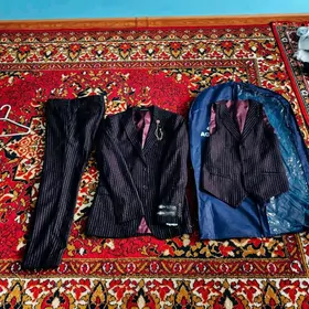 Продам костюм.