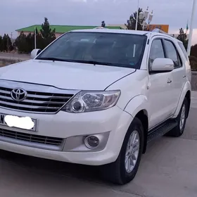 Toyota Fortuner 2014