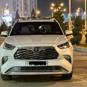 Toyota Highlander 2022