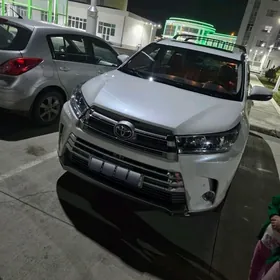 Toyota Highlander 2019