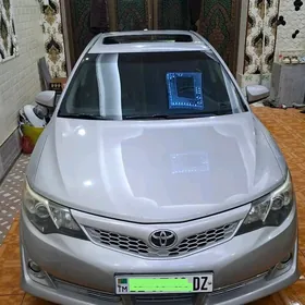 Toyota Camry 2014