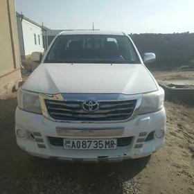 Toyota Hilux 2013