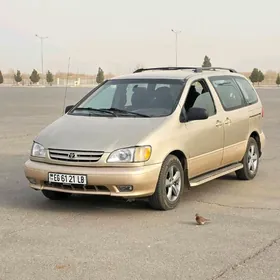 Toyota Sienna 2002