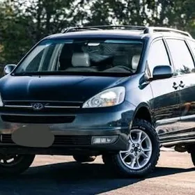 Toyota Sienna 2004