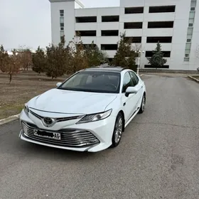 Toyota Camry 2018