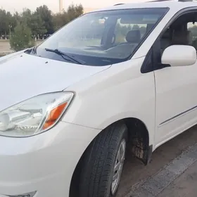 Toyota Sienna 2004